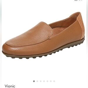 Vionic Elora Slip On Loafer in Tan Womens Size 7.5